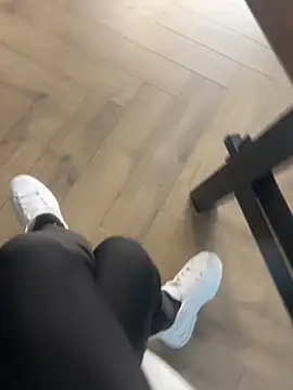 FeetVibe online show from November 5, 2025, 8:25 am