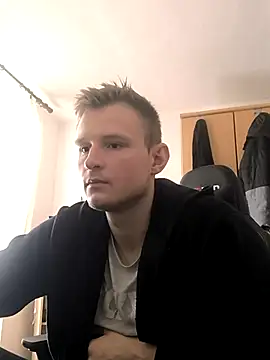 Snapshot of hardgun_ chatting on March 15, 2025, 10:57 am hardgun  online show from March 15, 2025, 10:57 am