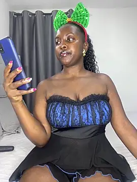 prettiepearl online show from December 22, 2025, 9:01 pm