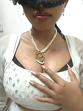 sandy naughty online show from February 27, 2025, 5:47 pm