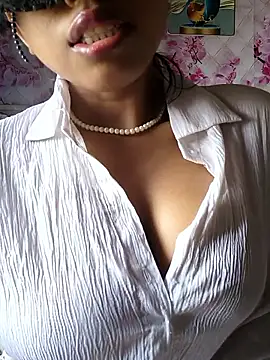 Snapshot of sandy_naughty chatting on February 2, 2026, 5:39 am sandy naughty online show from February 2, 2026, 5:39 am