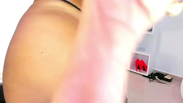 sofialina online show from March 29, 2026, 7:25 pm