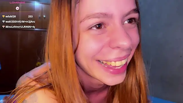 Snapshot of RuivaRaposinha chatting on January 15, 2025, 10:57 pm RuivaRaposinha online show from January 15, 2025, 10:57 pm