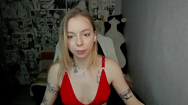 Snapshot of Martha_Cameron chatting on February 3, 2025, 12:15 am Martha Cameron online show from February 3, 2025, 12:15 am