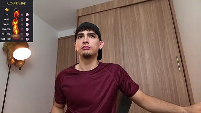 Snapshot of zenn_rush1 chatting on January 12, 2025, 12:23 pm zenn rush1 online show from January 12, 2025, 12:23 pm