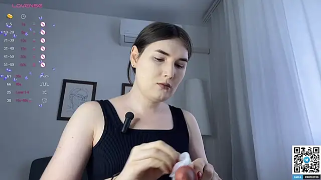 Maria Bowie online show from March 7, 2025, 9:18 am