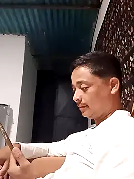 isacalejandroo online show from February 25, 2025, 4:57 am