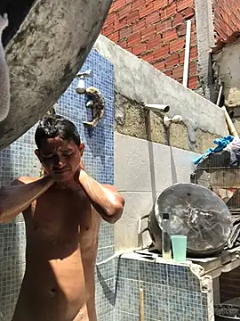 isacalejandroo online show from March 22, 2025, 5:09 pm