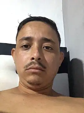 isacalejandroo online show from September 21, 2025, 4:30 pm