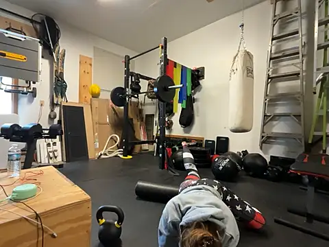 Snapshot of MissSwitch chatting on December 20, 2024, 5:29 pm MissSwitch online show from December 20, 2024, 5:29 pm