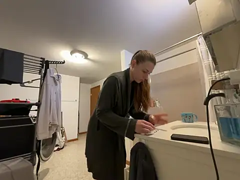 Snapshot of MissSwitch chatting on January 20, 2025, 12:39 pm MissSwitch online show from January 20, 2025, 12:39 pm