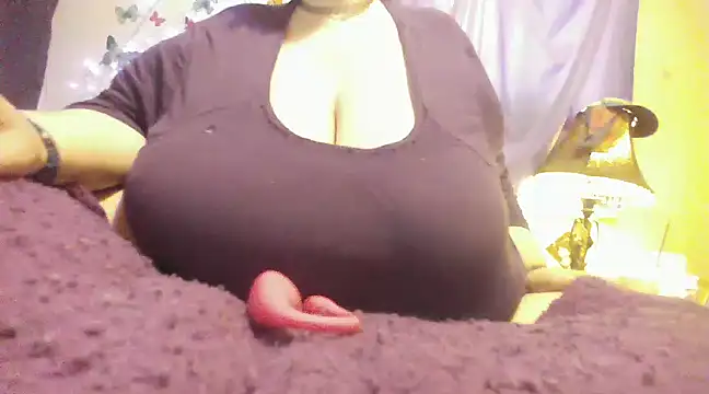 Snapshot of Alli_Kat chatting on February 1, 2025, 9:51 pm Alli Kat online show from February 1, 2025, 9:51 pm