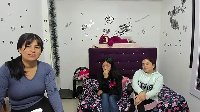 Snapshot of Luna_Star_Sl chatting on January 18, 2025, 12:26 pm Luna Star Sl online show from January 18, 2025, 12:26 pm