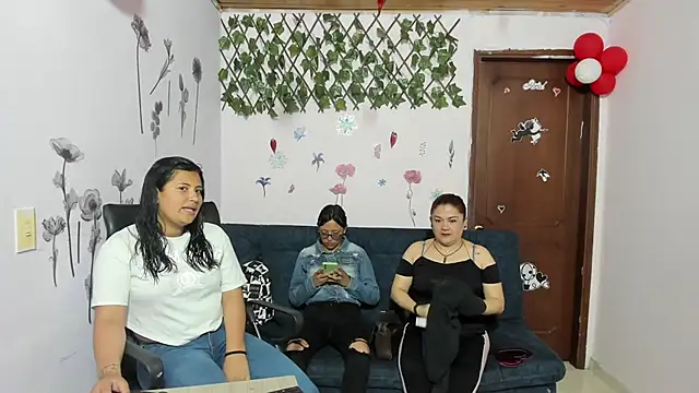 Snapshot of Luna_Star_Sl chatting on March 22, 2025, 12:14 pm Luna Star Sl online show from March 22, 2025, 12:14 pm