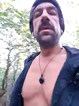 Snapshot of sinful_silvio chatting on December 7, 2024, 9:22 pm sinful silvio online show from December 7, 2024, 9:22 pm