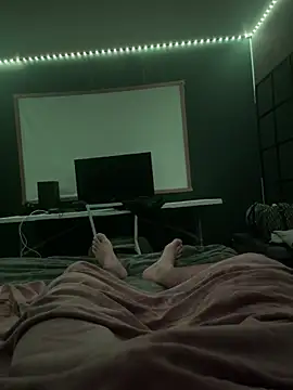 LucianoRixo1 online show from September 30, 2025, 9:31 pm