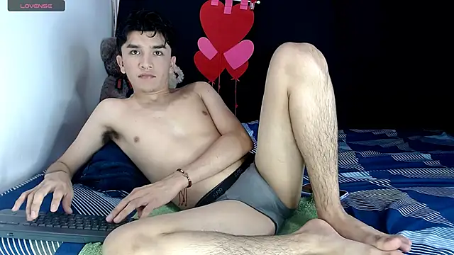 Snapshot of benji_hoter chatting on February 5, 2026, 9:52 pm benji hoter online show from February 5, 2026, 9:52 pm