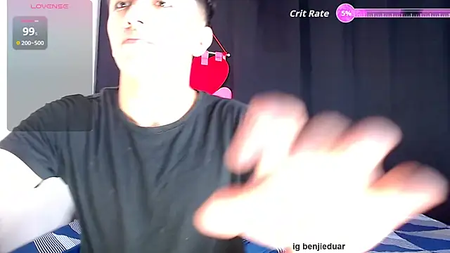 Snapshot of benji_hoter chatting on February 24, 2026, 10:19 pm benji hoter online show from February 24, 2026, 10:19 pm