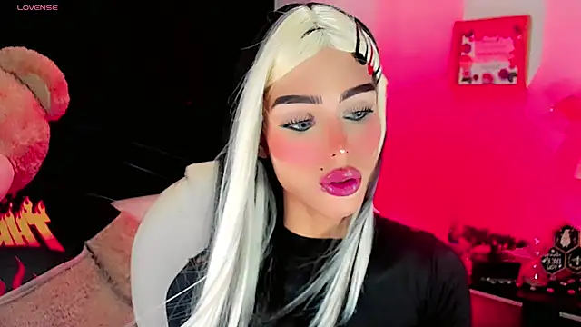 Snapshot of dollswit01 chatting on January 22, 2025, 12:48 am dollswit01 online show from January 22, 2025, 12:48 am