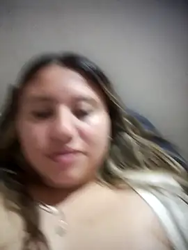 eimy collinssss online show from December 14, 2025, 4:51 am