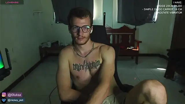 Snapshot of mickeypict chatting on January 4, 2025, 6:41 am mickeypict online show from January 4, 2025, 6:41 am