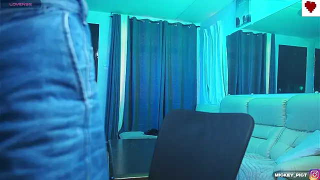 mickeypict online show from October 30, 2025, 6:37 am