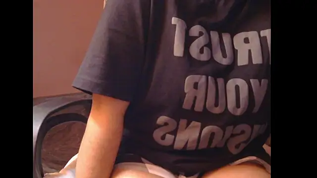 Snapshot of AngelLiza69 chatting on March 17, 2025, 4:43 pm AngelLiza69 online show from March 17, 2025, 4:43 pm