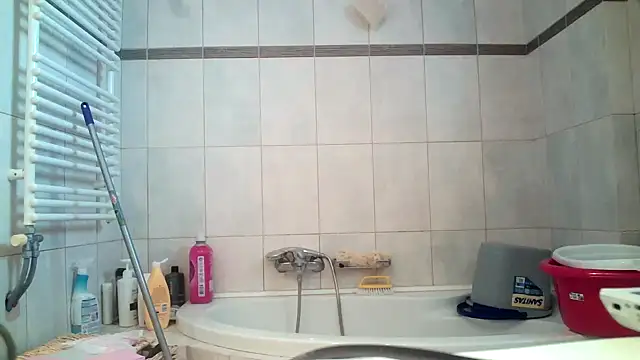 Snapshot of Kalia_Cross chatting on October 16, 2025, 6:03 am Kalia Cross online show from October 16, 2025, 6:03 am