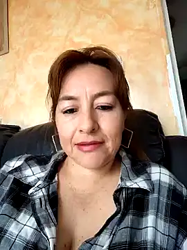 Snapshot of sussy_185 chatting on February 8, 2025, 8:10 pm sussy 185 online show from February 8, 2025, 8:10 pm