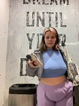 SuzieMurray online show from February 5, 2025, 11:12 am