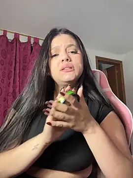 kimberlyhills1 online show from February 6, 2025, 1:38 am