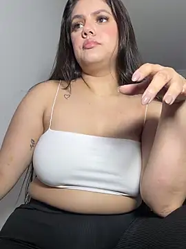 kimberlyhills1 online show from March 7, 2025, 8:00 pm