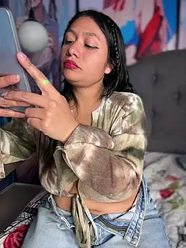 Im Little online show from April 5, 2026, 2:53 am