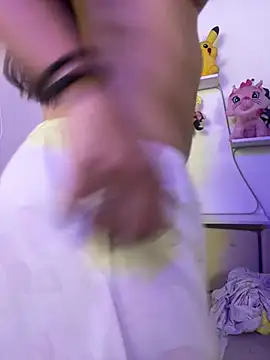 Snapshot of -Stephany- chatting on December 22, 2024, 8:05 am -Stephany- online show from December 22, 2024, 8:05 am