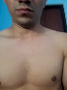 charlesss19 online show from November 4, 2025, 10:53 pm