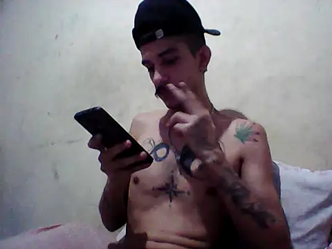 gatobranco001 online show from March 10, 2025, 8:12 pm