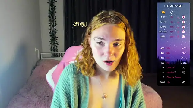 ReddHotPipper online show from December 4, 2024, 1:03 am