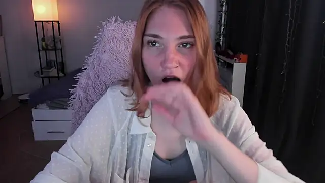 ReddHotPipper online show from April 7, 2026, 3:51 am