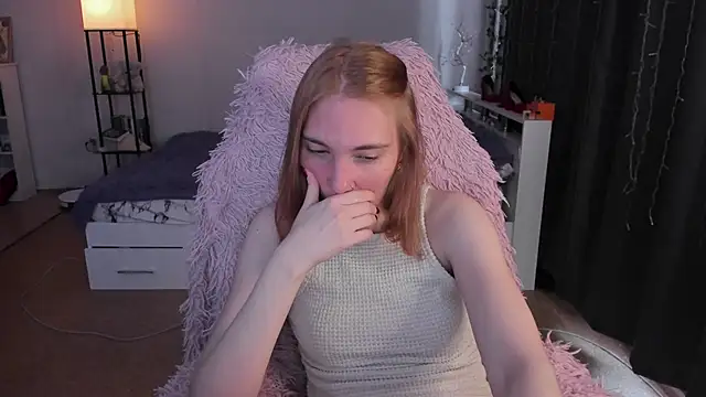 ReddHotPipper online show from April 9, 2026, 3:50 am