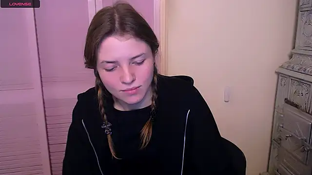 Snapshot of MissOliviaa_ chatting on December 21, 2024, 3:20 pm MissOliviaa  online show from December 21, 2024, 3:20 pm