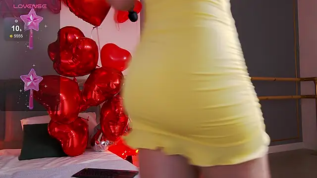 Snapshot of Smiley_Mia chatting on February 13, 2025, 5:37 am Smiley Mia online show from February 13, 2025, 5:37 am