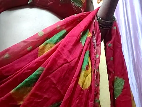 poojaxxx65 online show from May 21, 2026, 10:39 pm
