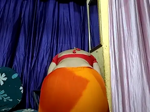 poojaxxx65 online show from June 11, 2026, 9:13 pm