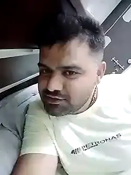 Snapshot of Happyman300 chatting on September 28, 2025, 8:47 pm Happyman300 online show from September 28, 2025, 8:47 pm