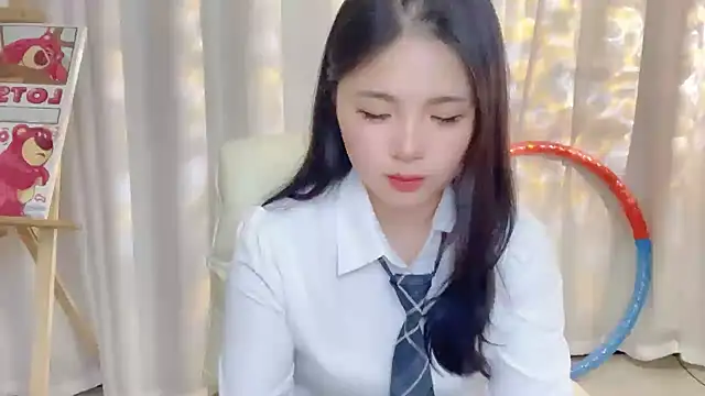 Snapshot of SU__SU chatting on February 5, 2025, 1:33 pm SU  SU online show from February 5, 2025, 1:33 pm