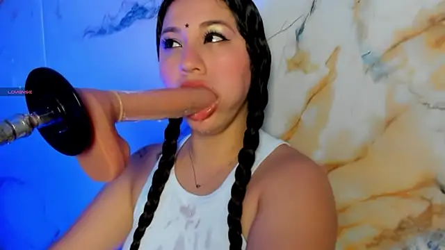 hade cute online show from April 7, 2026, 5:13 pm