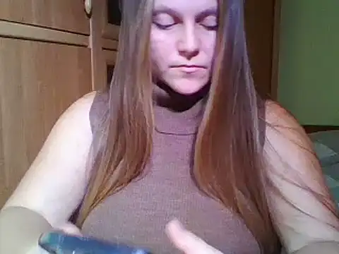 Evasapples online show from January 4, 2025, 6:40 pm