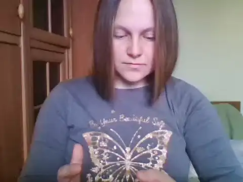 Evasapples online show from February 15, 2025, 11:06 am