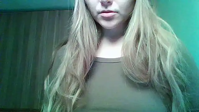 Evasapples online show from November 21, 2025, 6:39 pm