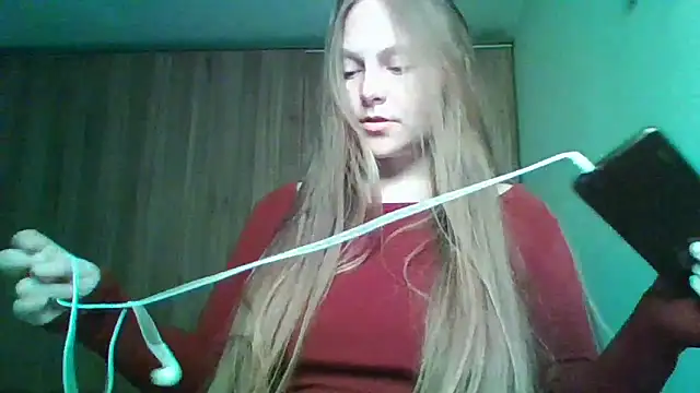 Evasapples online show from April 14, 2026, 1:17 pm